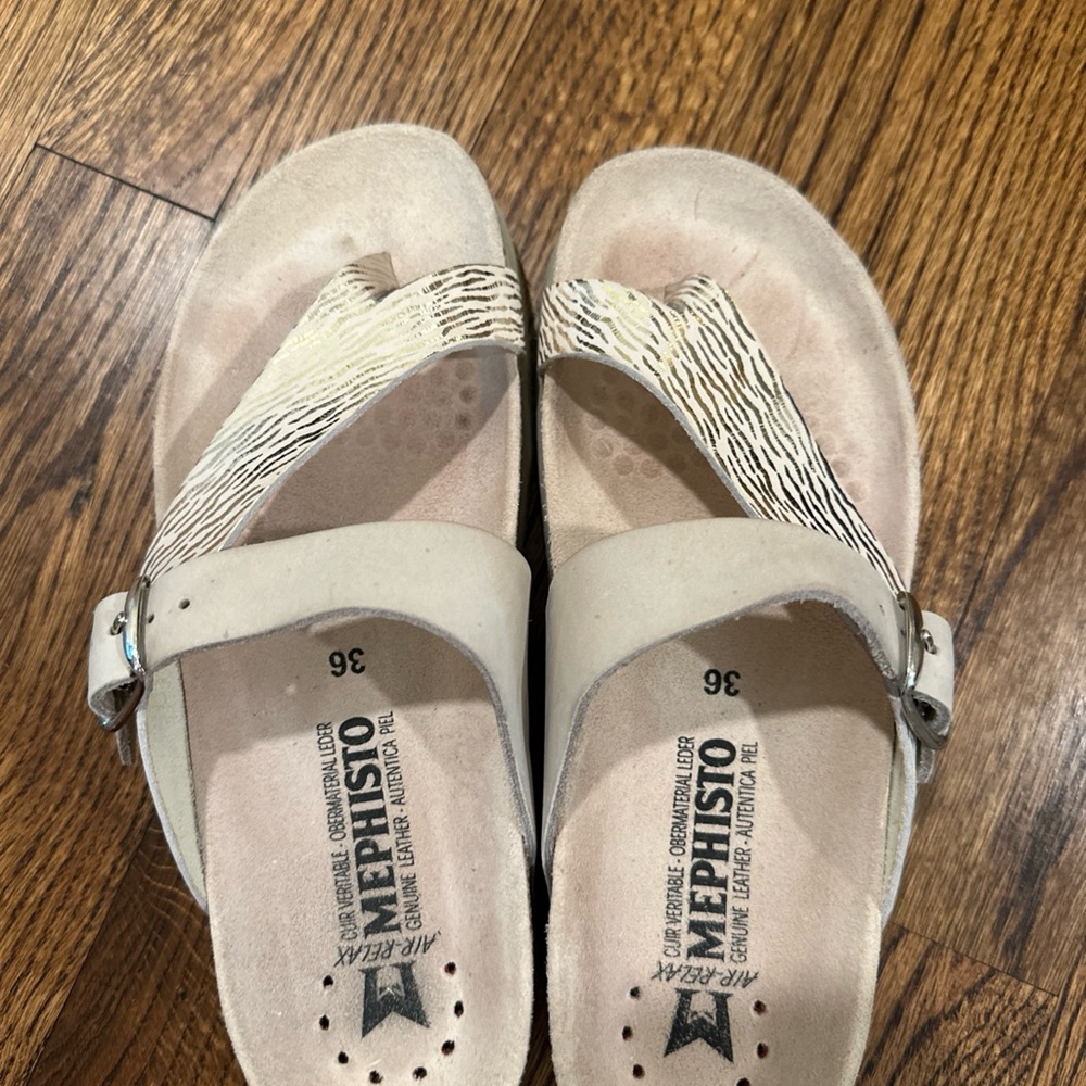 Mephisto Cream Sandals Helen Mix in Fog